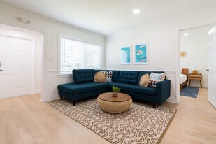 402 S Orlando Ave in Cocoa Beach, FL - Building Photo