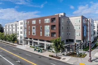 Postmark Apartments in Shoreline, WA - Foto de edificio - Building Photo