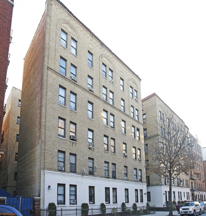 119 E 19th St in Brooklyn, NY - Building Photo