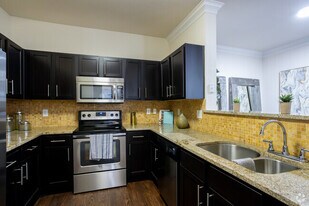 5000 Hidalgo St in Houston, TX - Building Photo