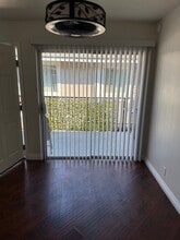 561 Spring Rd, Unit 44 in Moorpark, CA - Building Photo - Building Photo