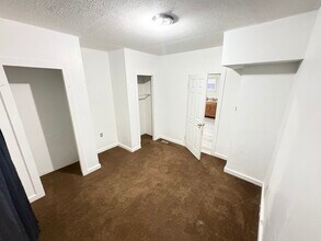 631 Tecumseh St in Indianapolis, IN - Foto de edificio - Building Photo