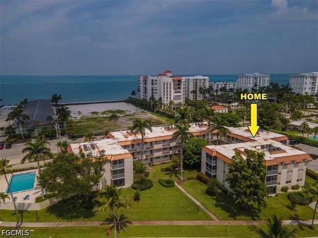 property at 1100 Gulf Shore Blvd N