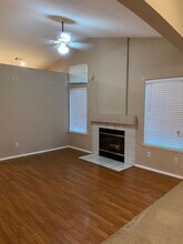 6 Hallwood Ct in Sacramento, CA - Building Photo - Building Photo