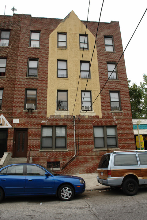 37 Pelton St in Yonkers, NY - Building Photo