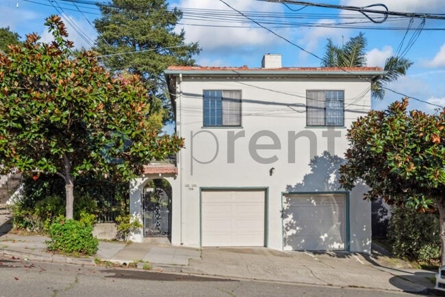 property at 728 E 24th St