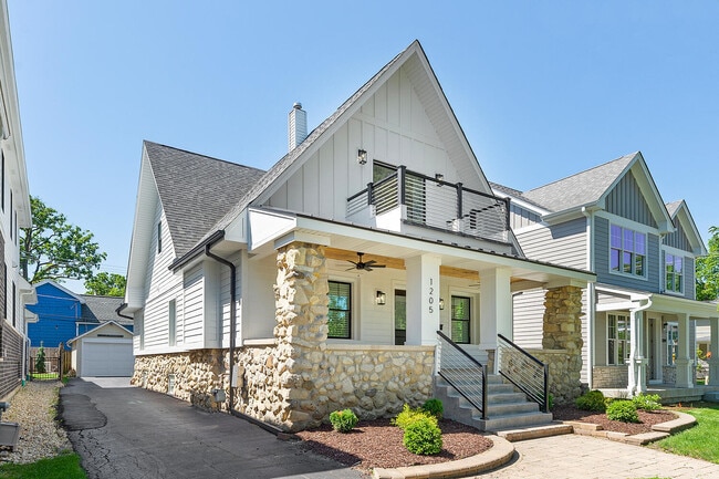 1205 Curtiss St in Downers Grove, IL - Building Photo - Building Photo