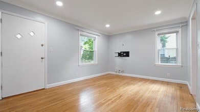 2105 Barrett Ave in Royal Oak, MI - Building Photo - Building Photo