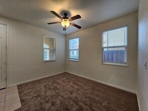 8 Halsey Pl in Sacramento, CA - Building Photo - Building Photo