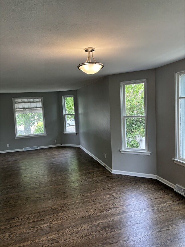 6015 5th Ave, Unit Lower in Kenosha, WI - Building Photo - Building Photo