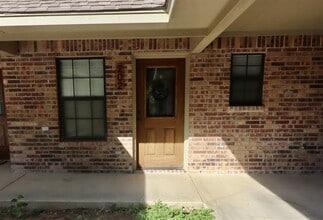 663 W Tarleton St in Stephenville, TX - Building Photo - Building Photo