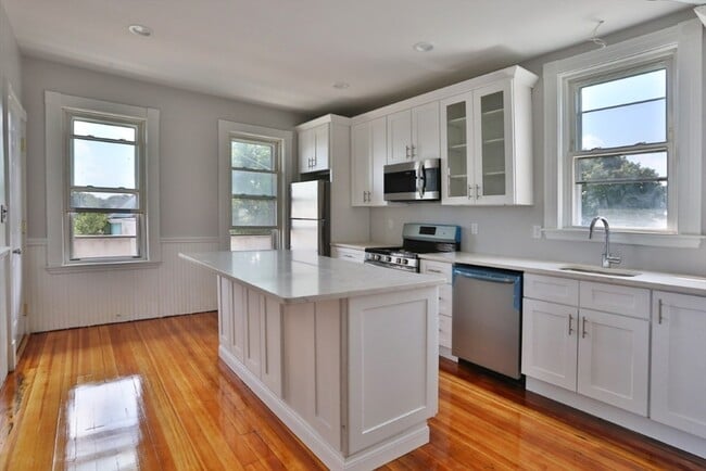 73 Barnes Ave in Boston, MA - Building Photo - Building Photo