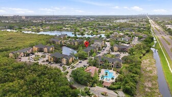 11901 4th St N in St. Petersburg, FL - Building Photo