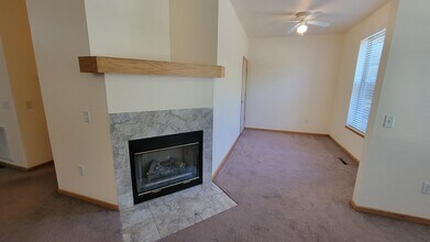 6655 Windsor Commons Ave, Unit 6655 in Windsor, WI - Foto de edificio - Building Photo