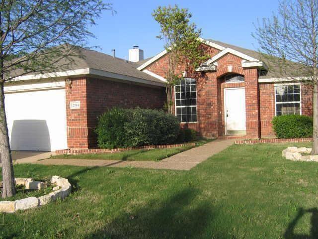 2504 Blue Holly Dr in Corinth, TX - Building Photo