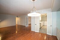 355 N Post Oak Ln photo'