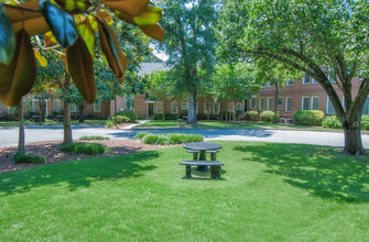 Hillcrest Apartments in Columbus, GA - Building Photo - Building Photo