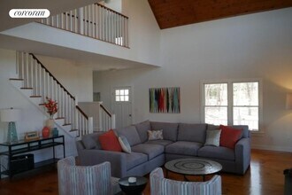 10 N Cartwright Rd in Shelter Island, NY - Building Photo - Building Photo