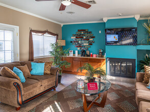 Papago Gardens Apartments in Phoenix, AZ - Building Photo - Building Photo