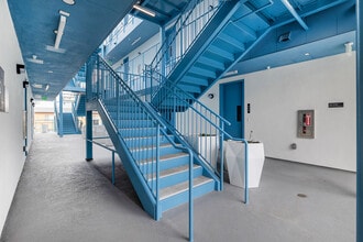 The Louella in Venice, CA - Foto de edificio - Building Photo