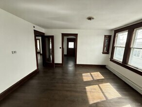 21 Union Tpke, Unit 1 in Hudson, NY - Building Photo - Building Photo