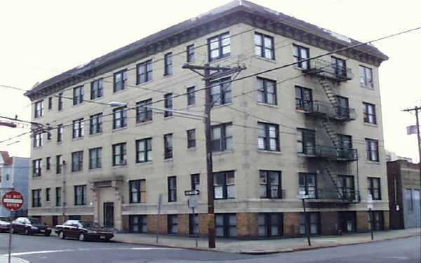 233-239 Beacon Ave in Jersey City, NJ - Foto de edificio - Building Photo