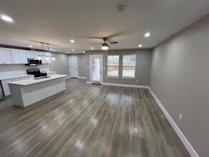 1104 Wake Dr in Richardson, TX - Building Photo - Building Photo