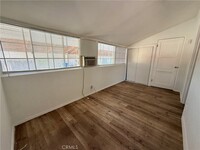 3006 S Halldale Ave, Unit 1527 in Los Angeles, CA - Building Photo - Building Photo