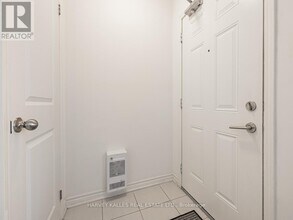 2255 McNab Ln in Mississauga, ON - Building Photo - Building Photo