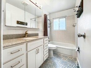 1117 Dauphine Ln in Manchester, MO - Building Photo - Building Photo