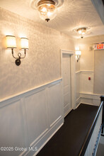 8 Phila St in Saratoga Springs, NY - Foto de edificio - Building Photo