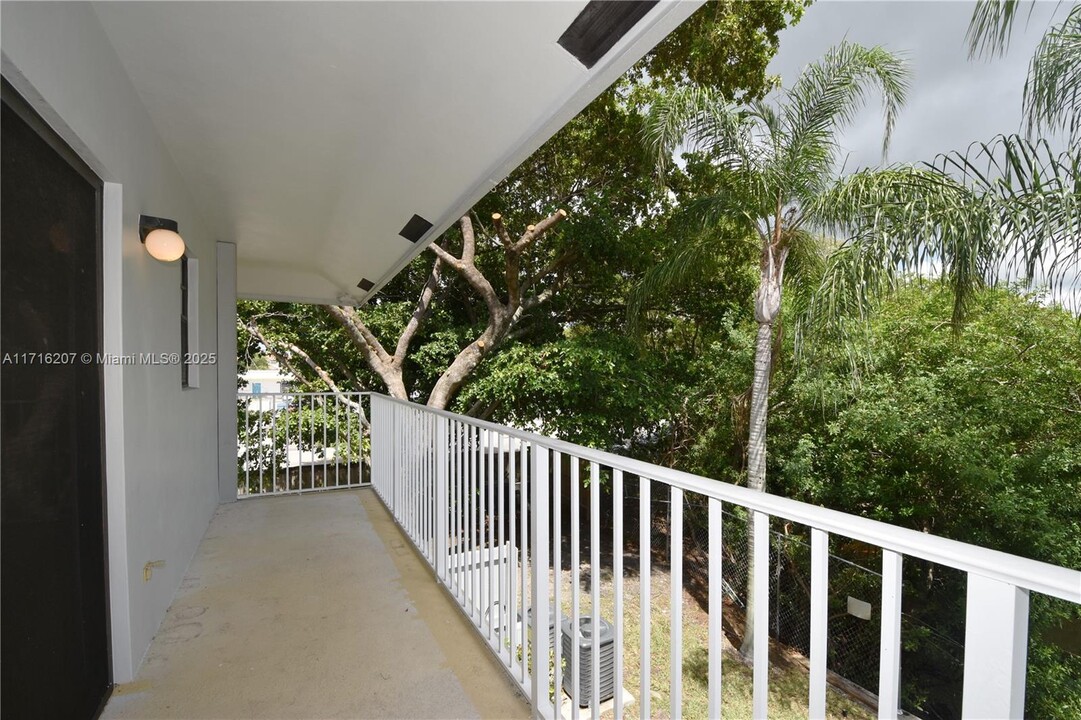 1401 NE 53rd St in Fort Lauderdale, FL - Building Photo