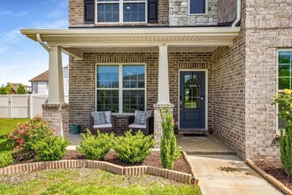 1149 Brixworth Dr in Spring Hill, TN - Building Photo - Building Photo
