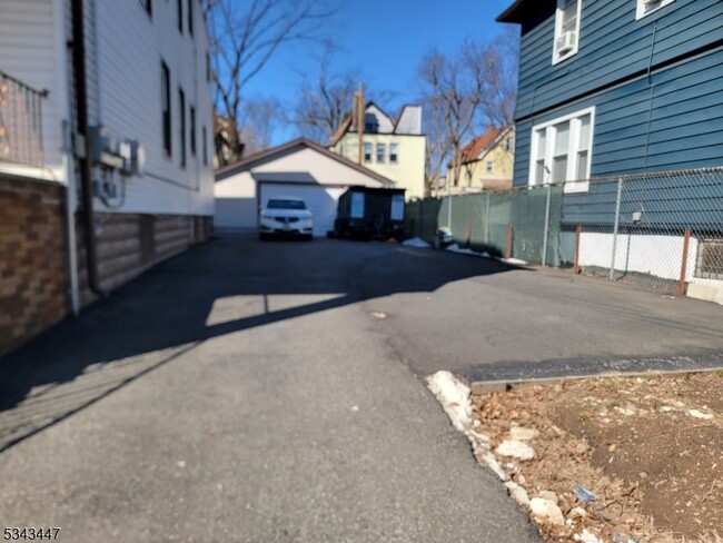 143 Brookdale Ave in Newark, NJ - Building Photo - Building Photo