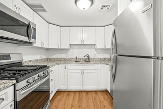100 Place Ln in Woburn, MA - Building Photo - Building Photo