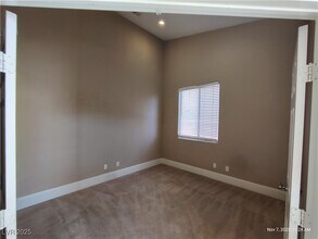 9160 Valley Spring Ct in Las Vegas, NV - Foto de edificio - Building Photo