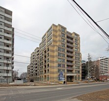 Birchmount Woods in Toronto, ON - Building Photo