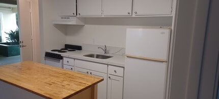 Hillcrest Regency 55+ Community in San Diego, CA - Foto de edificio - Building Photo