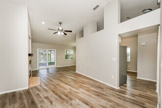 914 Axlewood Cir in Brandon, FL - Building Photo - Building Photo