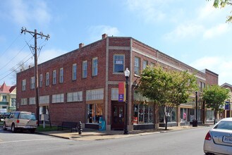 200-208 E Washington St in Suffolk, VA - Foto de edificio - Building Photo