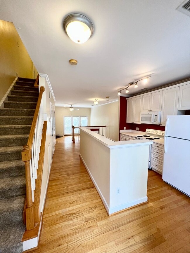122 Ellington Oaks Ct in Raleigh, NC - Building Photo - Building Photo