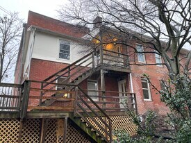89 College St, Unit A in Burlington, VT - Building Photo