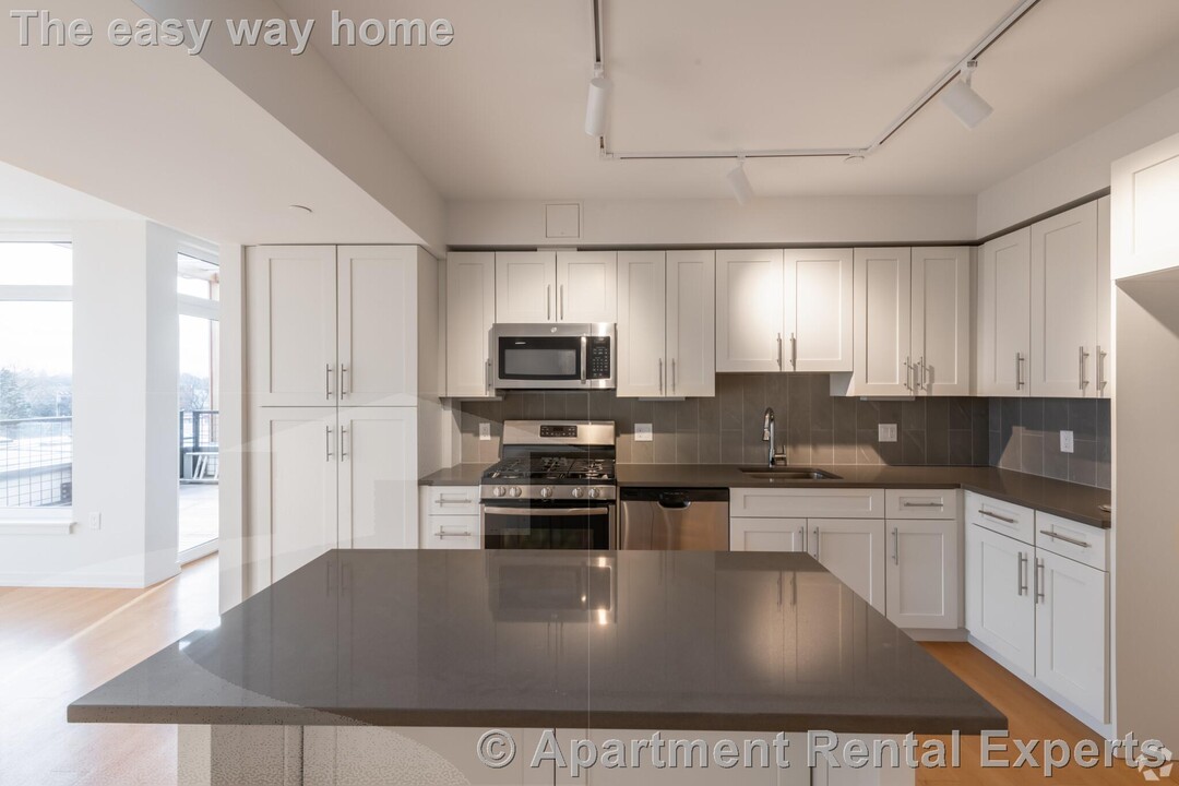 77 New St, Unit #108 in Cambridge, MA - Building Photo