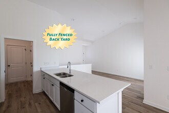 5347 Pinecrest Ct N in Bel Aire, KS - Foto de edificio - Building Photo