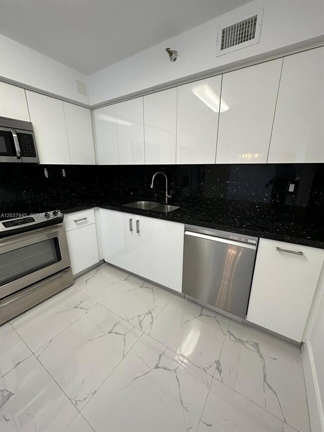 property at 3530 Mystic Pointe Dr
