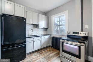 2533 W Lombard St in Baltimore, MD - Building Photo