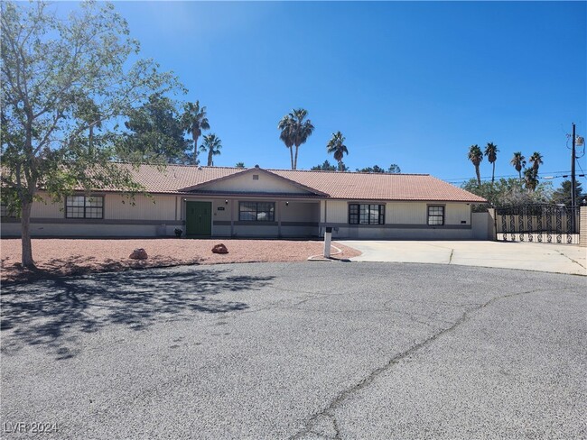 2845 Mann St in Las Vegas, NV - Building Photo - Building Photo