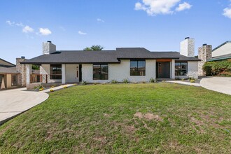 291 Mooring Cir in Lakeway, TX - Building Photo - Building Photo