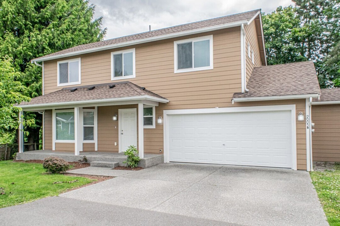 9005 8th St SE in Lake Stevens, WA - Building Photo