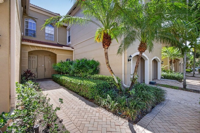 4991 Bonsai Cir in West Palm Beach, FL - Foto de edificio - Building Photo